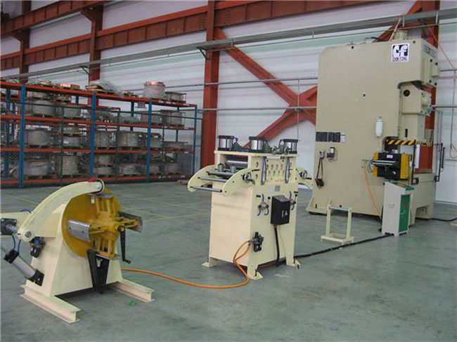 分體款開(kāi)卷機整平機NC送料機配沖床生產(chǎn)線(xiàn)