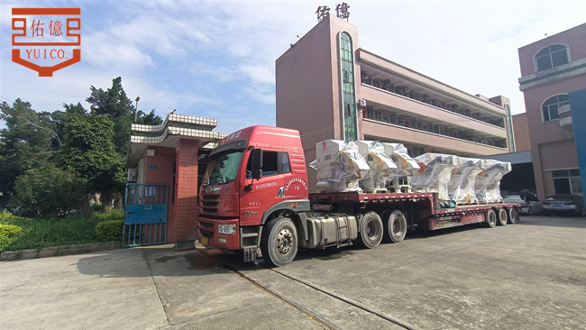 三套三合一開(kāi)卷整平送料機有序裝車(chē)出貨上海