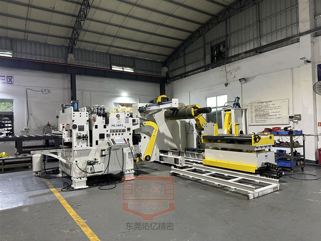 自動(dòng)開(kāi)卷整平送料沖壓三合一送料機整平量采用電動(dòng)調節方式的好處有哪些？